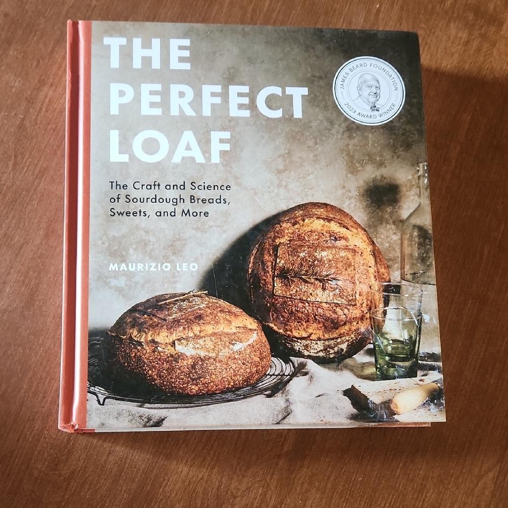 The Perfect Loaf by Maurizio Leo - Red and Brown Cover